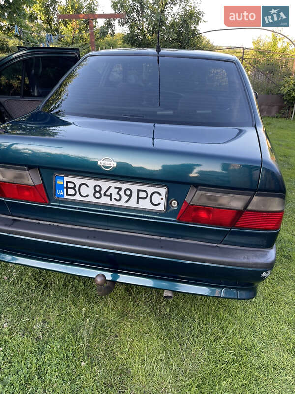 Седан Nissan Primera 1996 в Львове