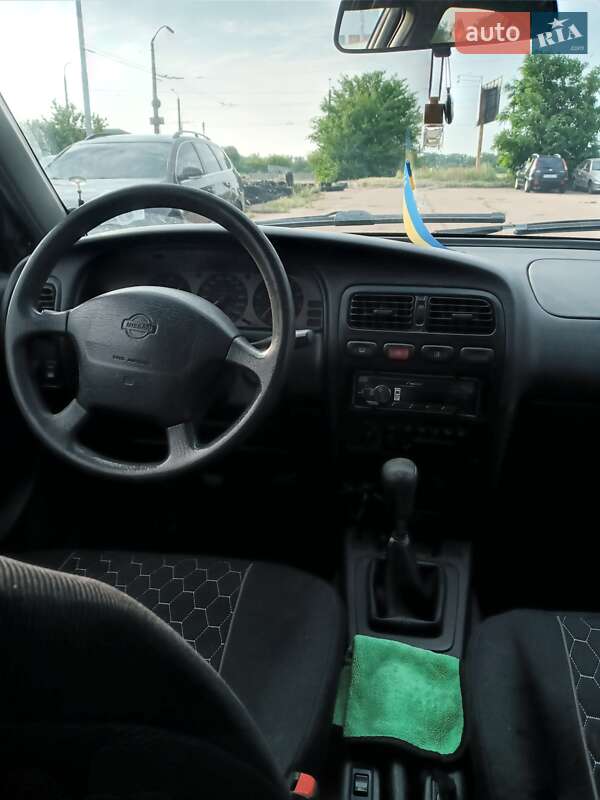 Седан Nissan Primera 1996 в Смілі