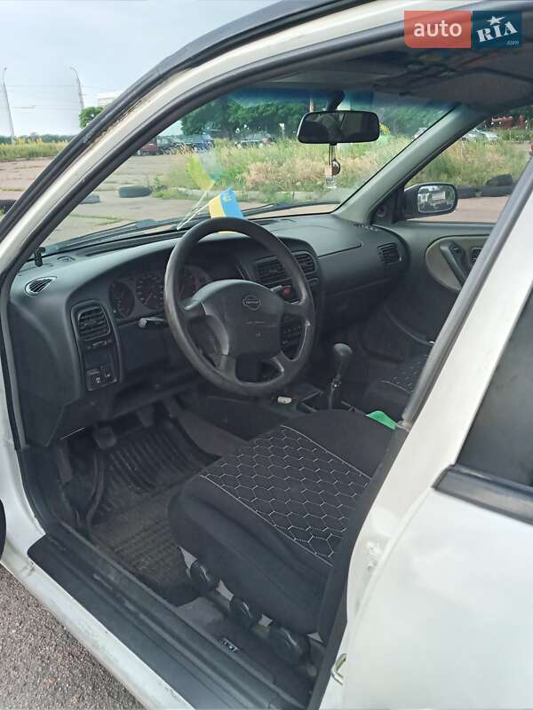 Седан Nissan Primera 1996 в Смілі
