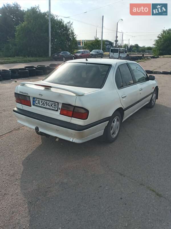 Седан Nissan Primera 1996 в Смілі