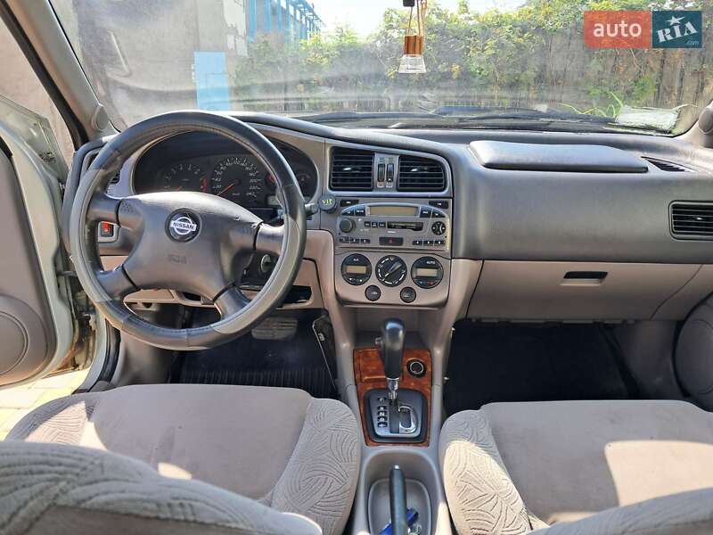 Nissan Primera 2001