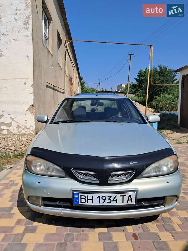 Седан Nissan Primera 2001 в Рені