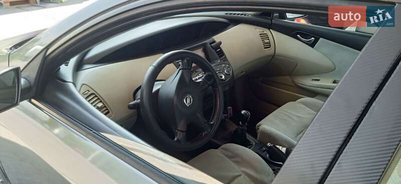 Седан Nissan Primera 2002 в Трускавці