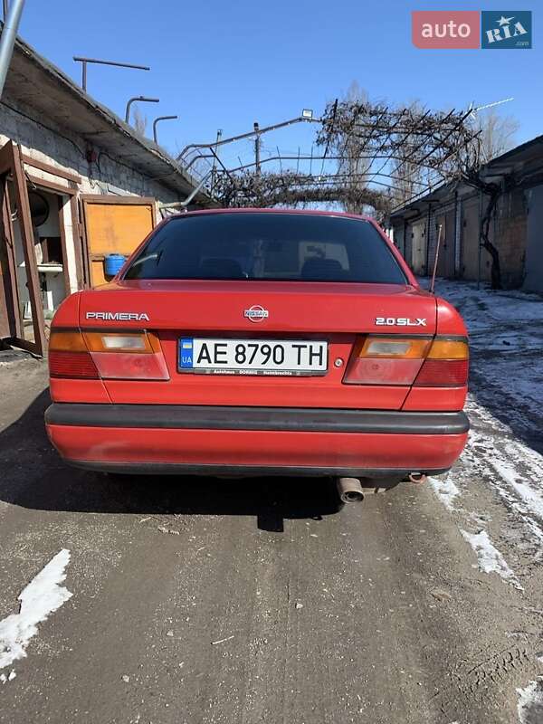 Седан Nissan Primera 1990 в Кривом Роге