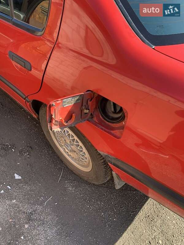 Седан Nissan Primera 1990 в Кривом Роге