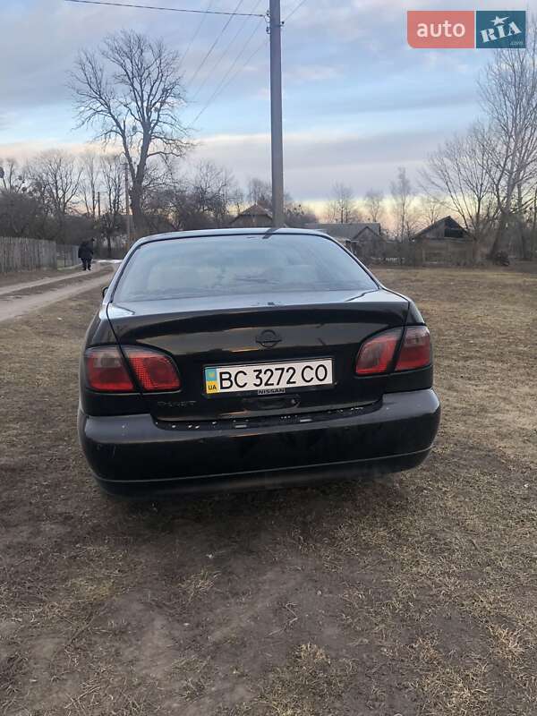 Седан Nissan Primera 2002 в Радехові