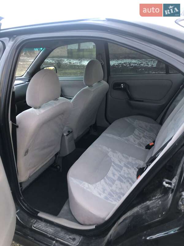 Седан Nissan Primera 2002 в Радехові