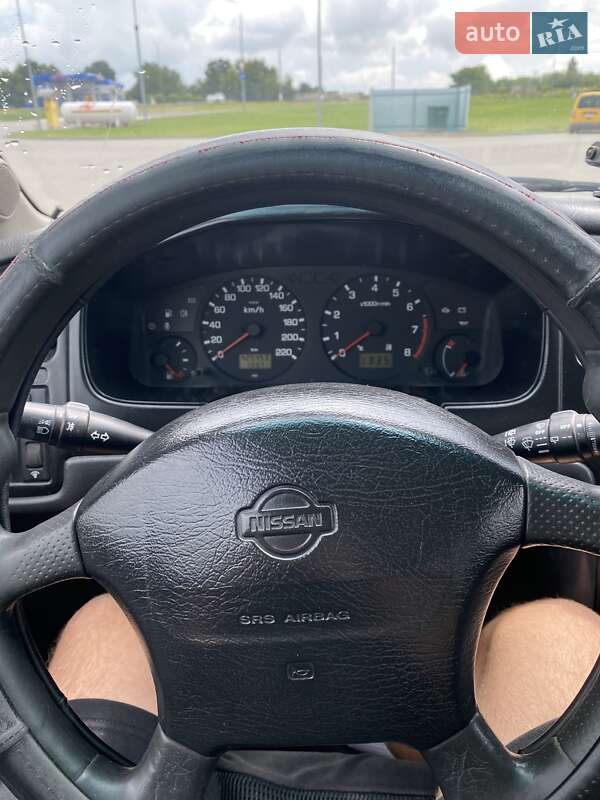 Універсал Nissan Primera 1998 в Луцьку