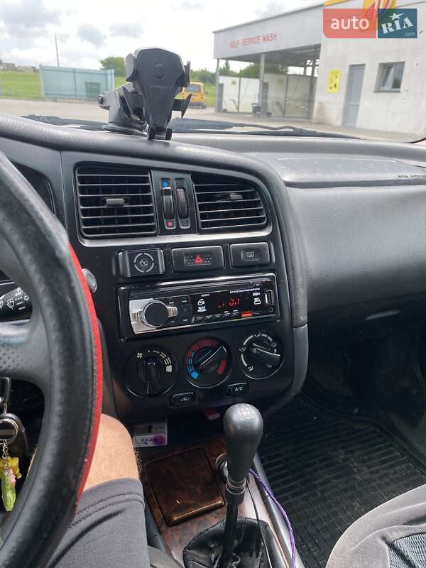 Універсал Nissan Primera 1998 в Луцьку