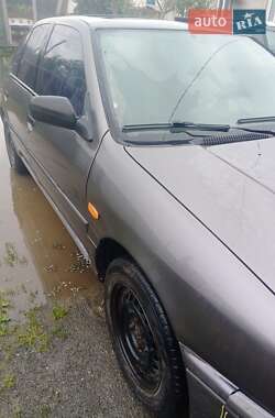 Седан Nissan Primera 1991 в Ємільчиному