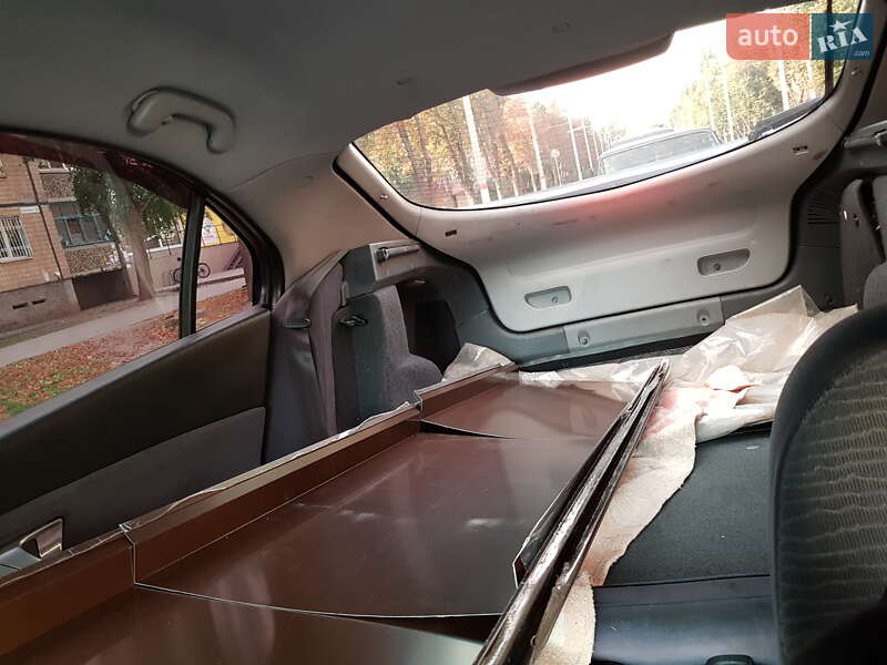 Лифтбек Nissan Primera 2004 в Кривом Роге