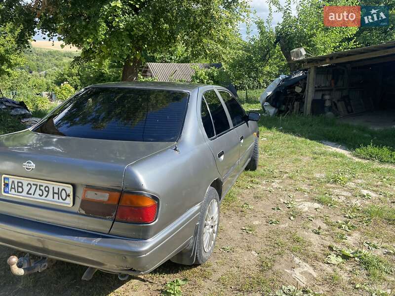 Седан Nissan Primera 1993 в Тульчине