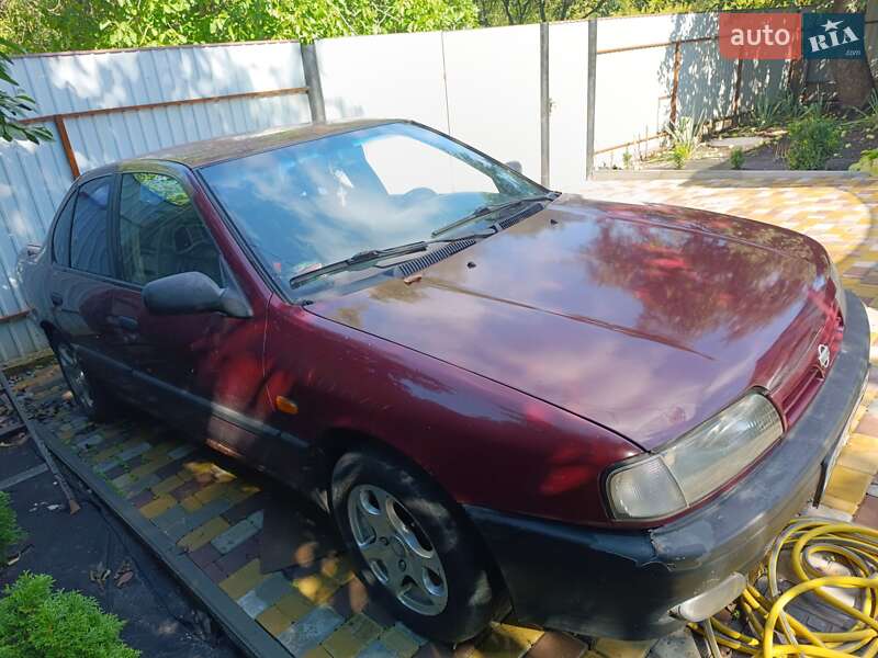 Nissan Primera 1992