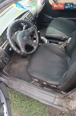 Седан Nissan Primera 1991 в Новых Санжарах