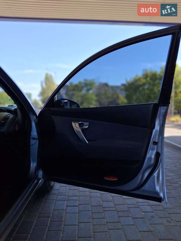 Седан Nissan Primera 2006 в Миколаєві