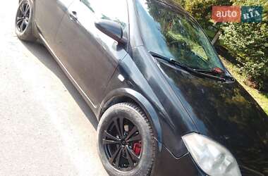 Седан Nissan Primera 2003 в Дрогобыче