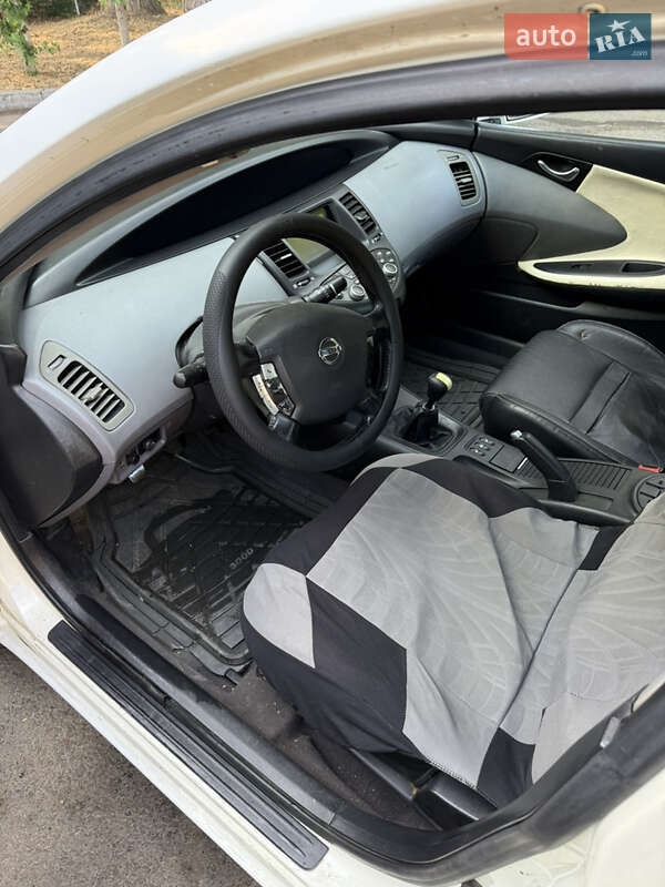 Седан Nissan Primera 2003 в Одесі