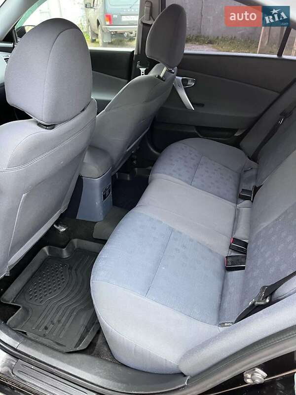 Універсал Nissan Primera 2004 в Києві