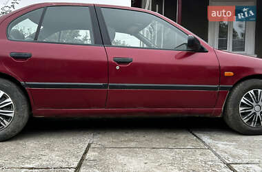 Седан Nissan Primera 1995 в Мельниці-Подільській