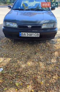 Седан Nissan Primera 1993 в Новоукраїнці