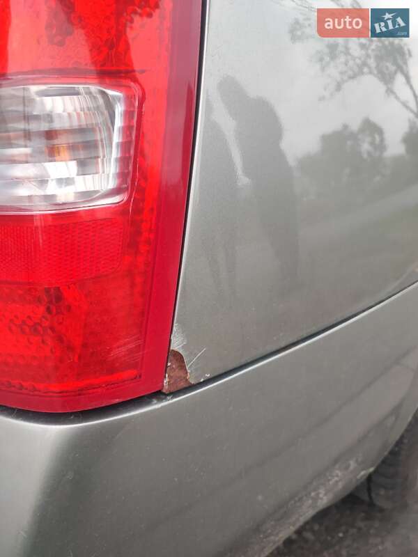 Седан Nissan Primera 2005 в Києві