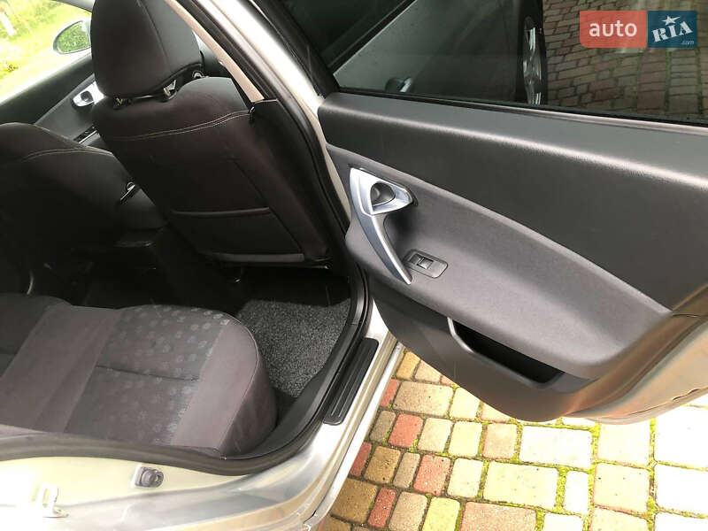 Універсал Nissan Primera 2006 в Луцьку