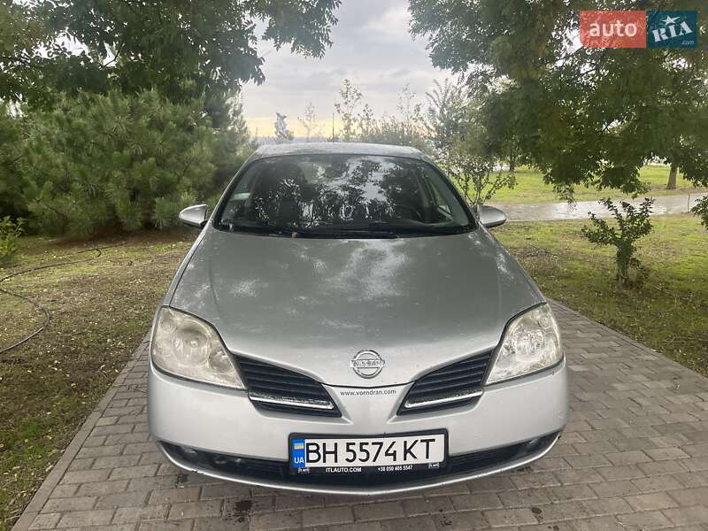 Седан Nissan Primera 2004 в Фонтанці