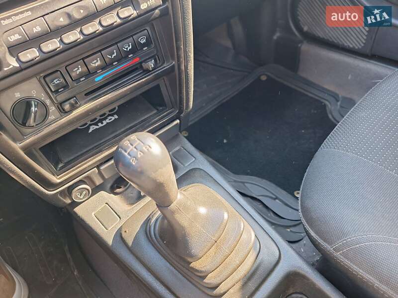 Седан Nissan Primera 1994 в Черновцах фото 34 Седан Nissan Primera 1994 в Черновцах