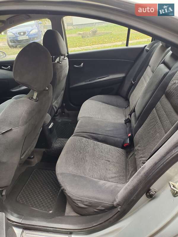 Седан Nissan Primera 2004 в Шептицькому