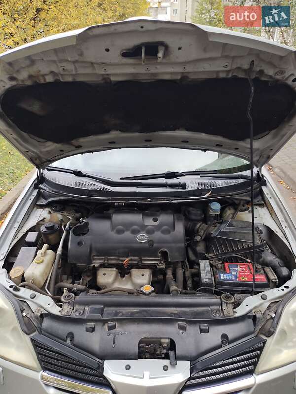 Седан Nissan Primera 2004 в Шептицькому