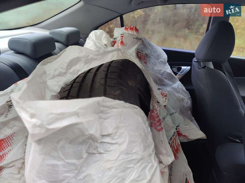 Седан Nissan Primera 2005 в Киеве