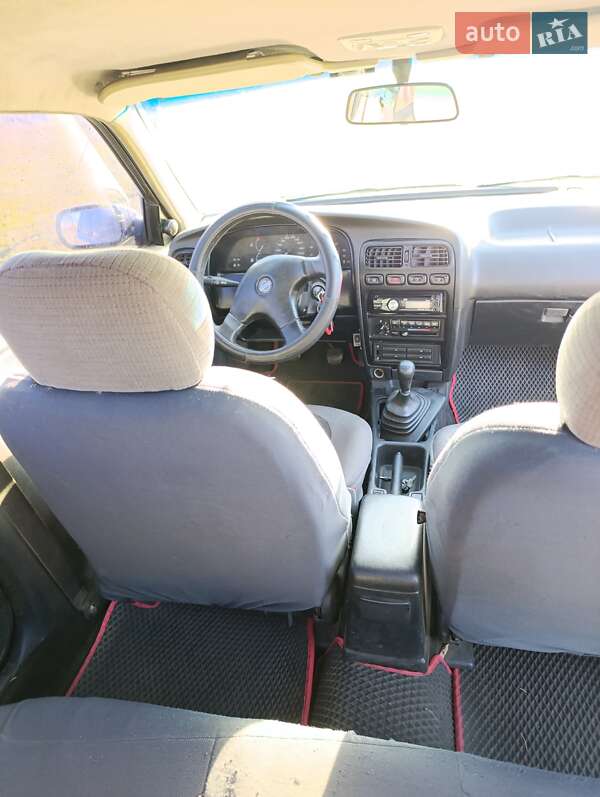 Седан Nissan Primera 1994 в Вознесенске