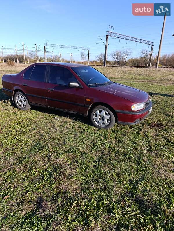 Седан Nissan Primera 1994 в Вознесенске