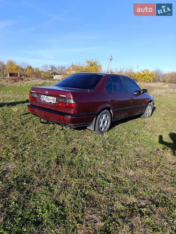 Седан Nissan Primera 1994 в Вознесенске