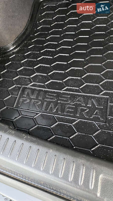 Седан Nissan Primera 2004 в Южном