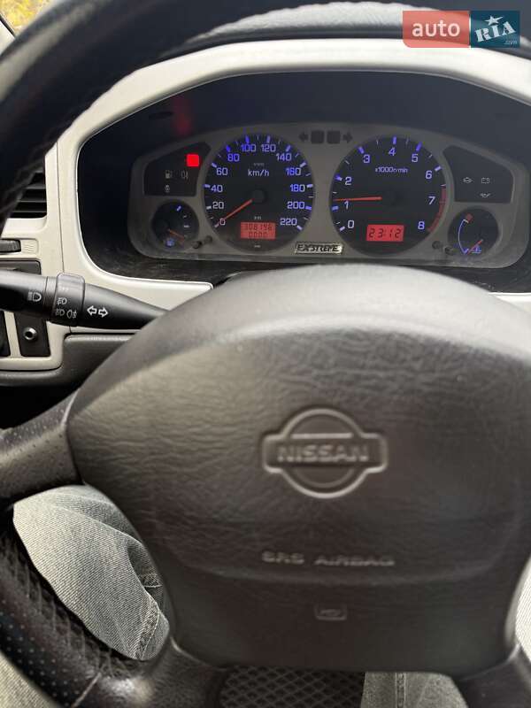 Ліфтбек Nissan Primera 1998 в Ізюмі