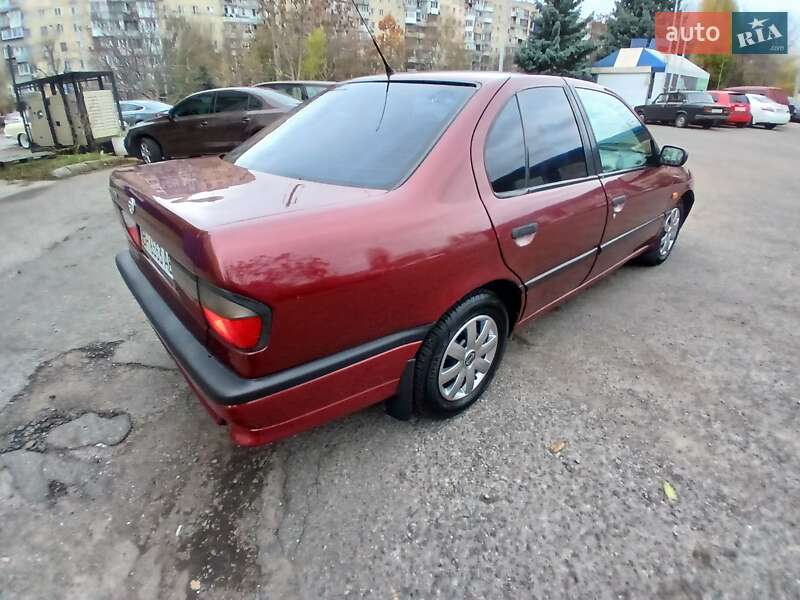 Седан Nissan Primera 1996 в Одессе