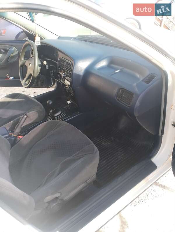 Седан Nissan Primera 1992 в Одессе