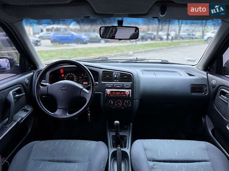 Седан Nissan Primera 1996 в Киеве