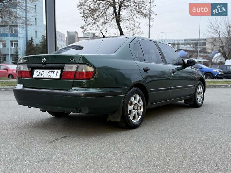 Седан Nissan Primera 1996 в Киеве