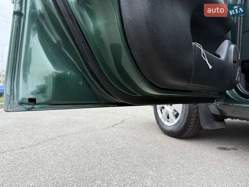 Седан Nissan Primera 1996 в Киеве