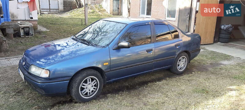 Седан Nissan Primera 1990 в Полтаві