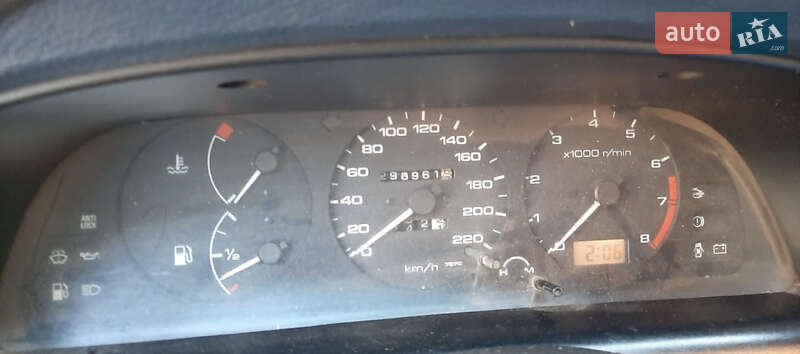 Седан Nissan Primera 1990 в Полтаві