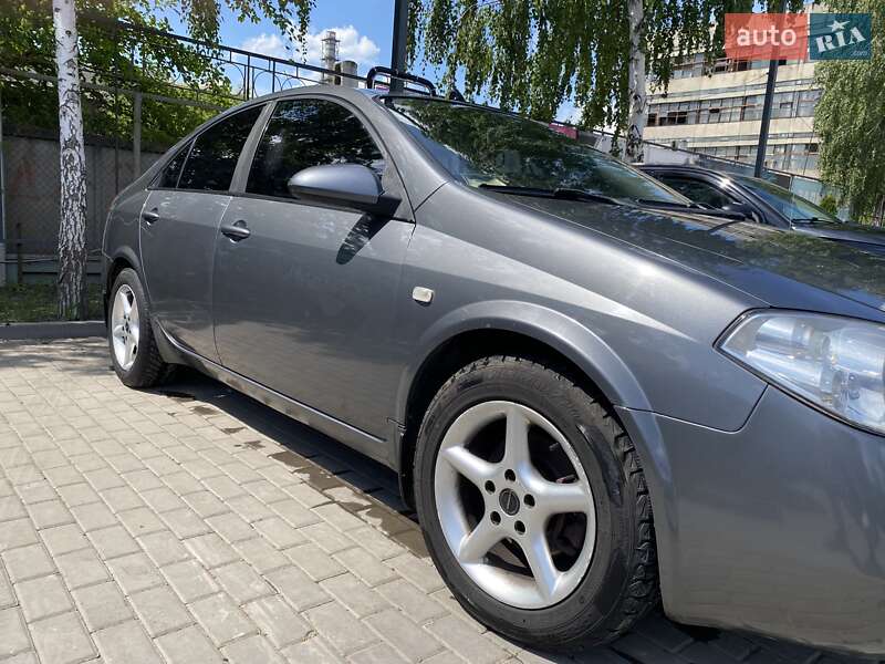 Nissan Primera 2003