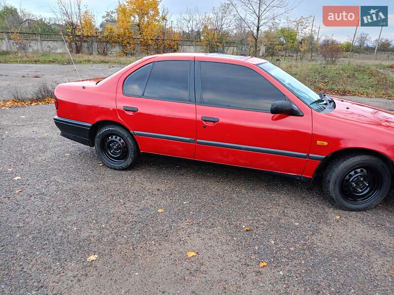 Седан Nissan Primera 1990 в Кучургане