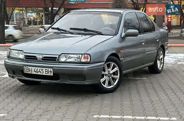 Седан Nissan Primera 1993 в Одессе