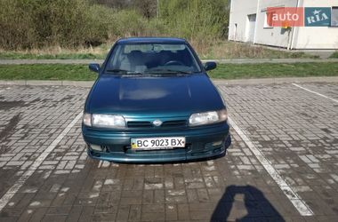 Седан Nissan Primera 1995 в Львове