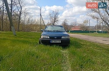 Седан Nissan Primera 1993 в Валках