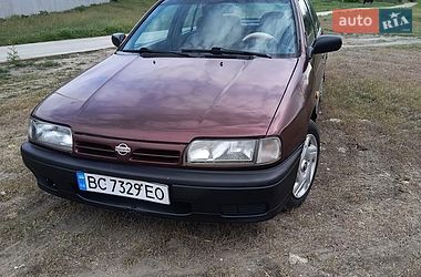 Седан Nissan Primera 1992 в Вознесенске