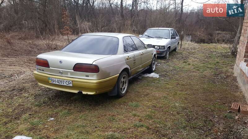 Седан Nissan Pulsar 1992 в 